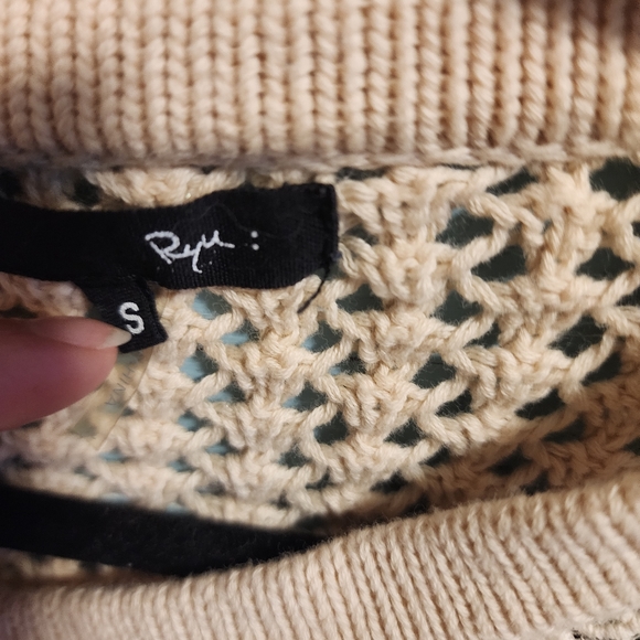 Ryu Victorian Top Size Small - Picture 2 of 3